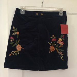 NWT Embroidered Corduroy skirt